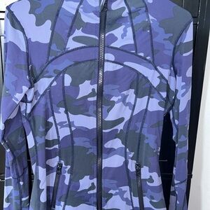Lululemon size 8 Camouflage define